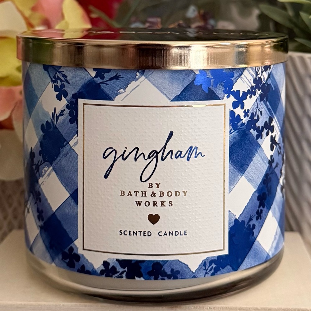 🆕💙 BATH & BODY WORKS “GINGHAM” 3-WICK CANDLE. NEW.
